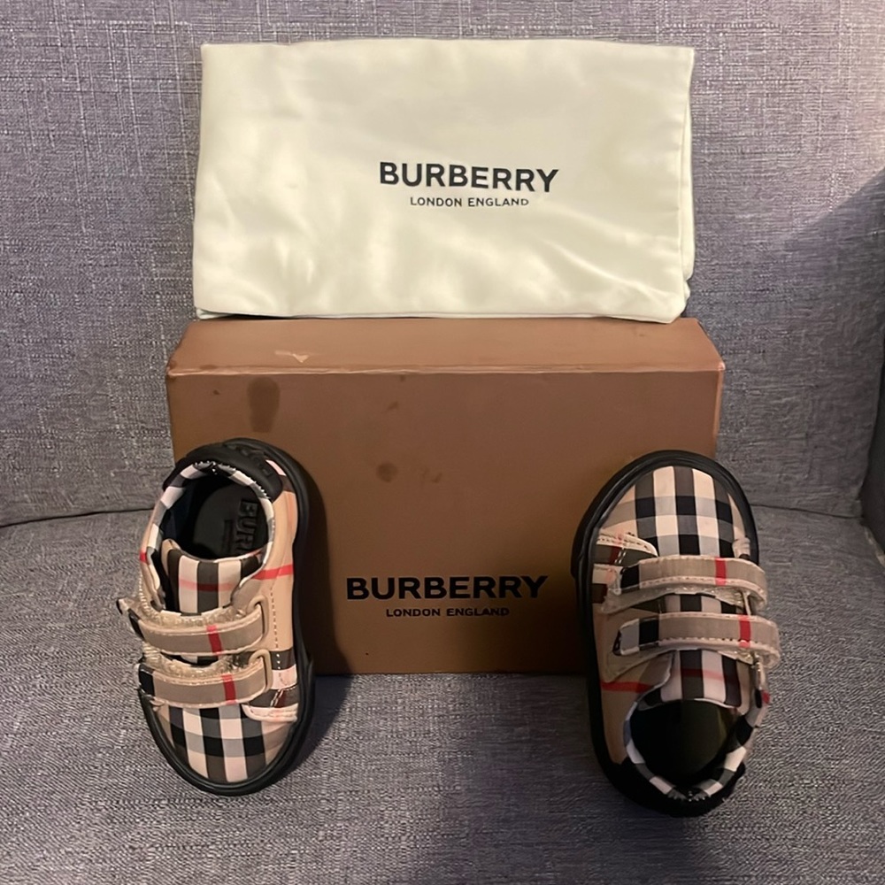 Burberry shoes